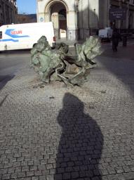 skulptur bilbao pl de frederico moyua? skulptur bilbao pl de frederico moyua?