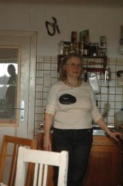 Luise/(Reflexion im Fenster: Peter) Luise/(Reflexion im Fenster: Peter)