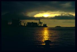 Griechenland 1992/Organisiert ueber Gymnasium Waidhofen.Thaya/Mag. Gut, Mag. Poeppl et al/busfahrt/hafen Griechenland 1992/Organisiert ueber Gymnasium Waidhofen.Thaya/Mag. Gut, Mag. Poeppl et al/busfahrt/hafen