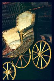 Oesterreich-Reise Juli 1991/Freilichtmuseum oesterreichischer Hoefe Stuebing/Open Air Museum of Austrian Farmyards/Granges/Kinderwagen aus holz/wooden stroller Oesterreich-Reise Juli 1991/Freilichtmuseum oesterreichischer Hoefe Stuebing/Open Air Museum of Austrian Farmyards/Granges/Kinderwagen aus holz/wooden stroller