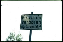 Schulexkursion 1992/Gymnasium Waidhofen/Thaya/Gedenkstaette ehem. Konzentransionslager Mauthausen/school trip to Mauthausen Memorial/ Schulexkursion 1992/Gymnasium Waidhofen/Thaya/Gedenkstaette ehem. Konzentransionslager Mauthausen/school trip to Mauthausen Memorial/